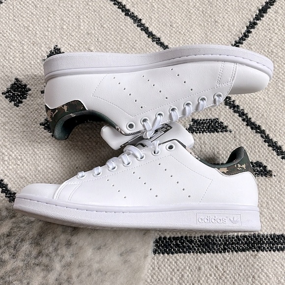 Adidas Stan Smith Kids Classic Trainers In White Camo - 7 US UNISEX - Picture 7 of 10